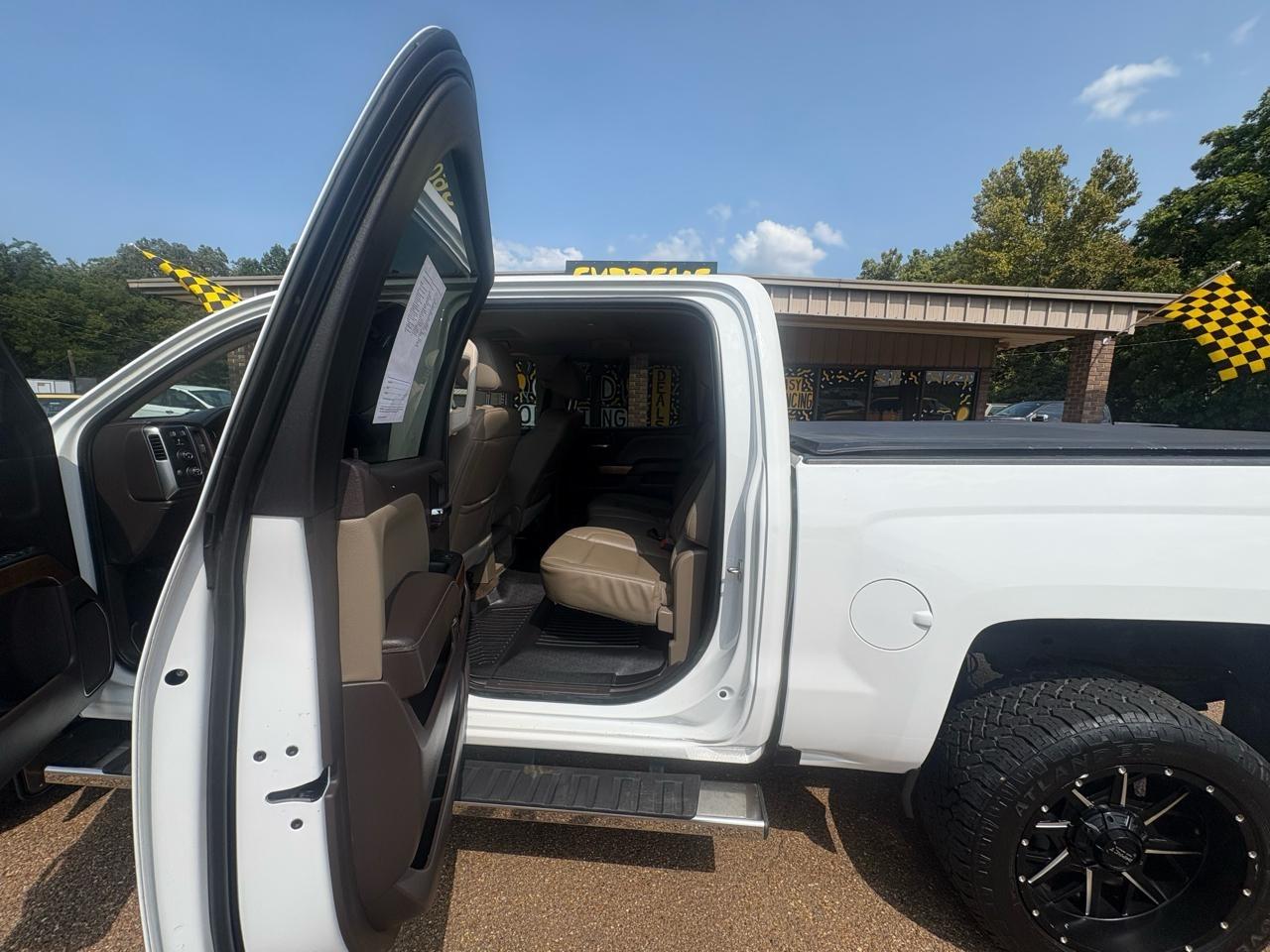 Chevrolet Silverado 1500 4WD Crew Cab 143.5" LTZ w/1LZ 2018