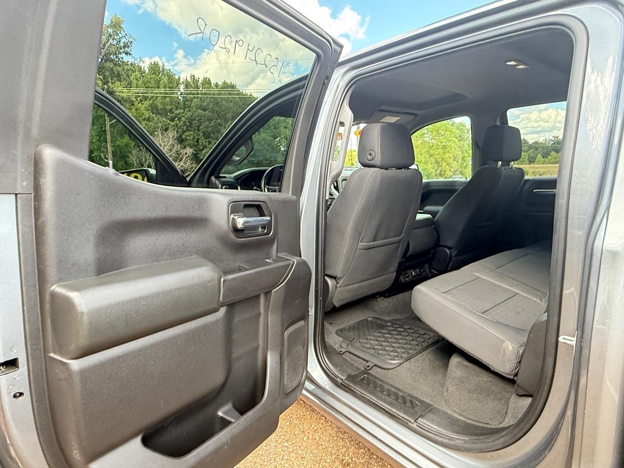 Chevrolet Silverado 1500 2WD Crew Cab 147" LT 2020