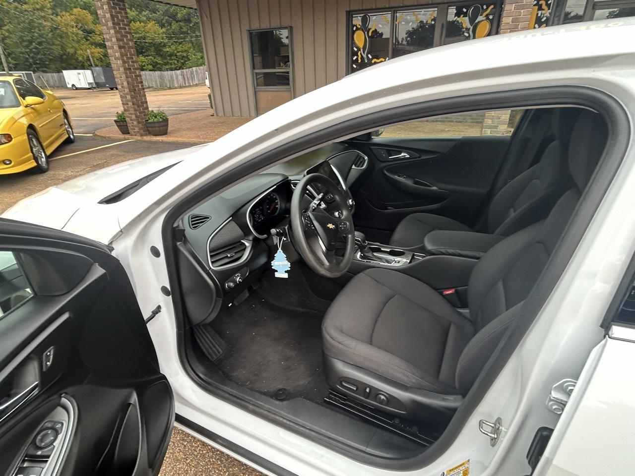 Chevrolet Malibu 4dr Sdn LS w/1FL 2023