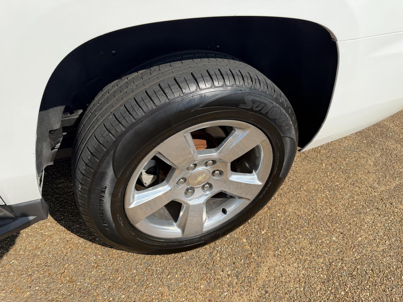 Chevrolet Suburban 2WD 4dr 1500 LT 2017