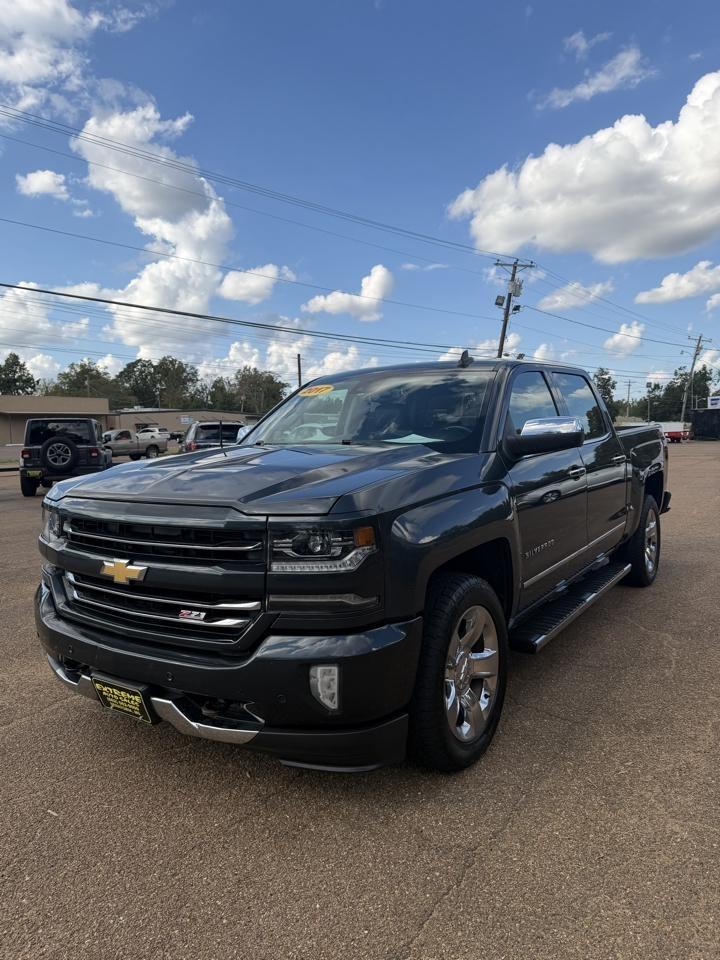 Chevrolet Silverado 1500 4WD Crew Cab 143.5" LTZ w/2LZ 2017