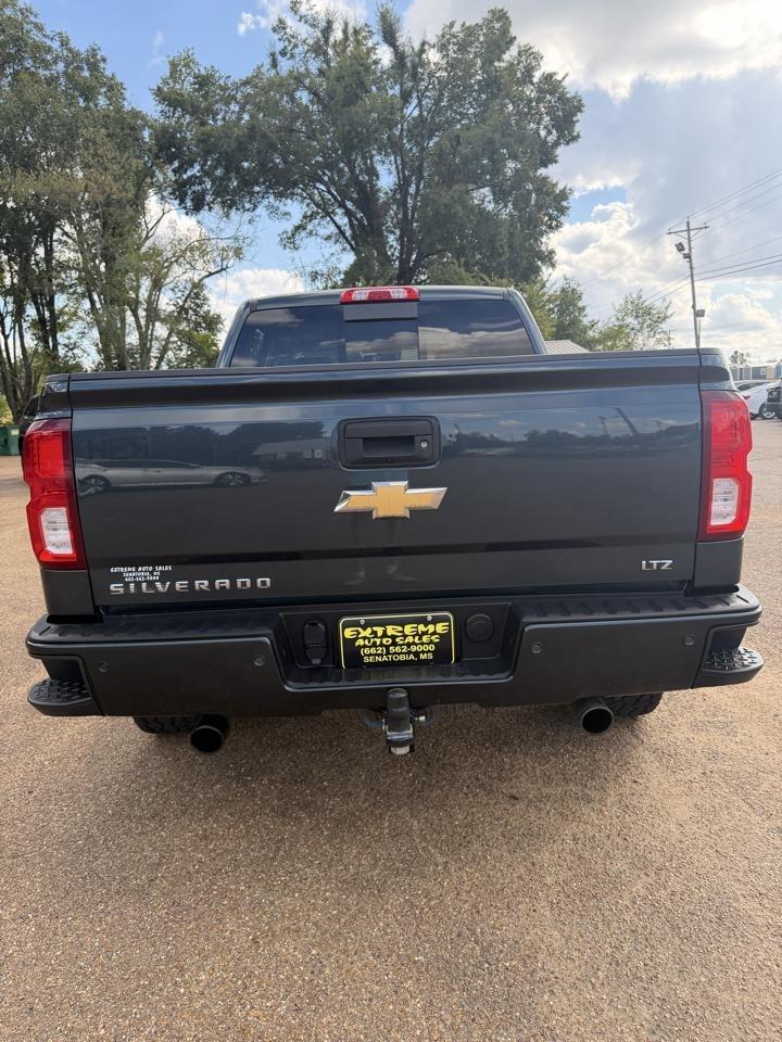 Chevrolet Silverado 1500 4WD Crew Cab 143.5" LTZ w/2LZ 2017