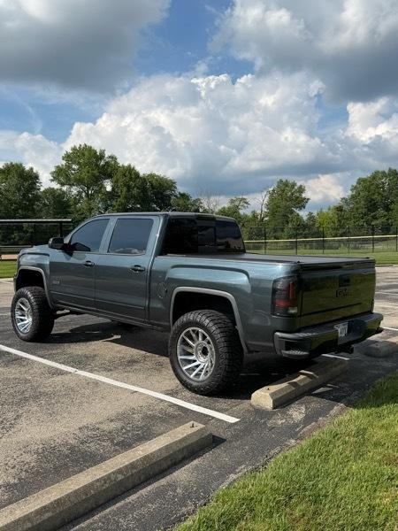 GMC Sierra 1500 SLT Crew Cab Long Box 4WD 2017