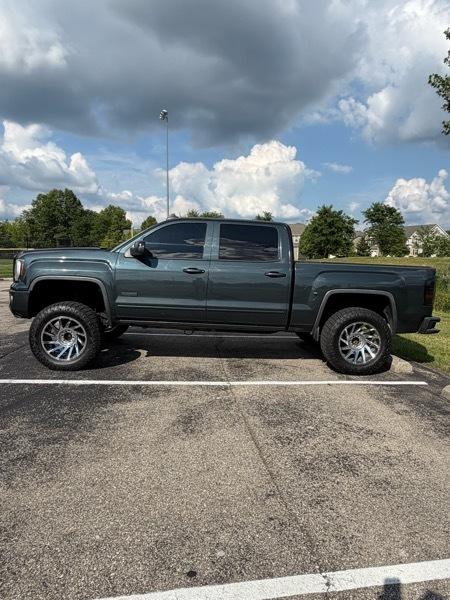 GMC Sierra 1500 SLT Crew Cab Long Box 4WD 2017