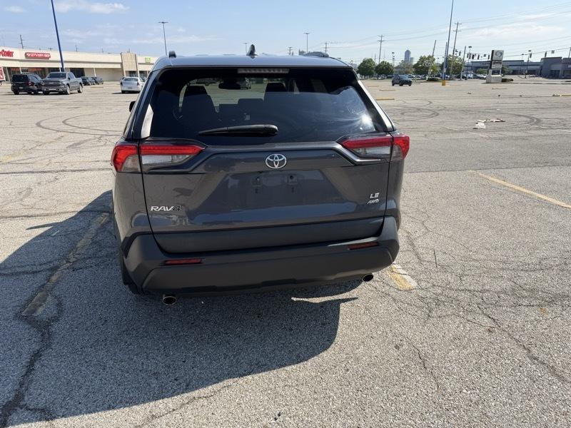 Toyota RAV4 LE AWD 2021