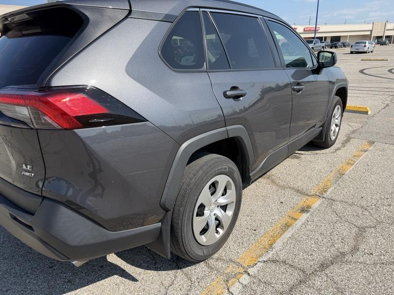 Toyota RAV4 LE AWD 2021