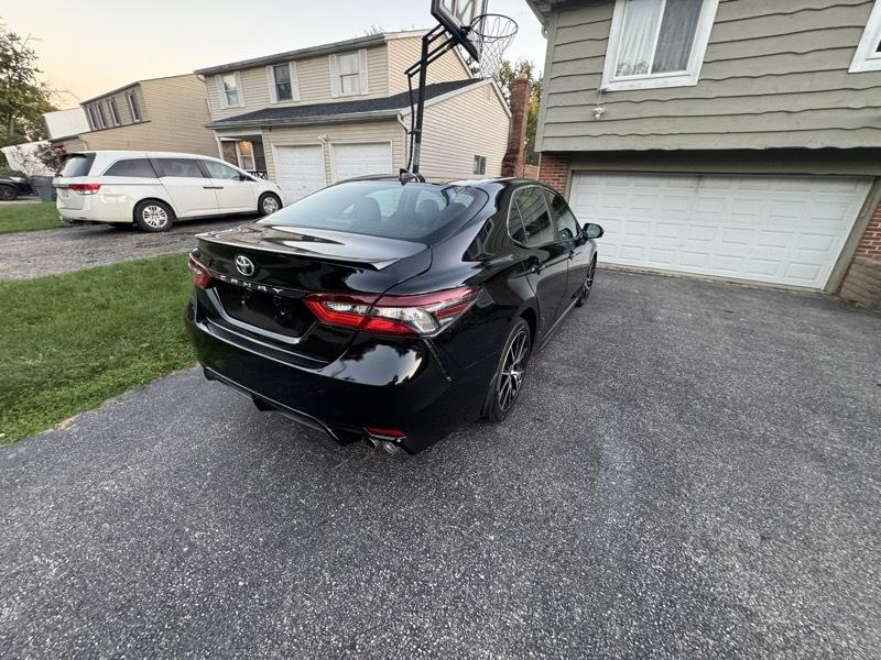 Toyota Camry SE 2024
