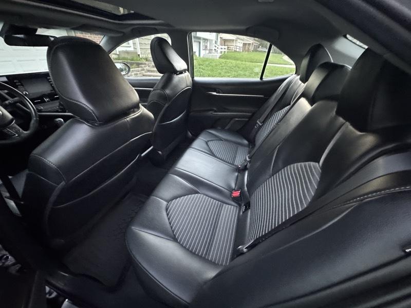 Toyota Camry SE 2024