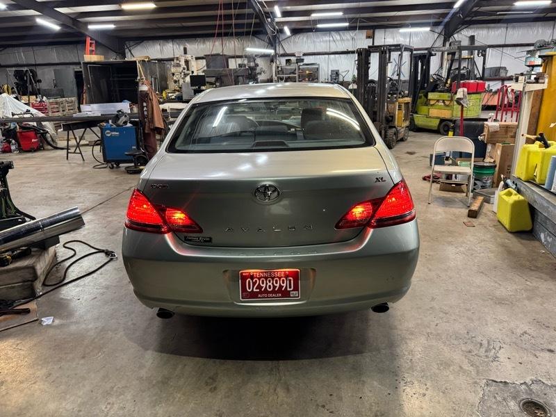 Toyota Avalon 4dr Sdn XL w/Bucket Seats 2007