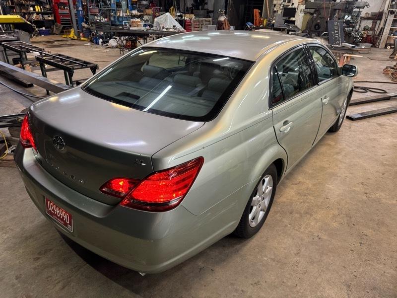 Toyota Avalon 4dr Sdn XL w/Bucket Seats 2007