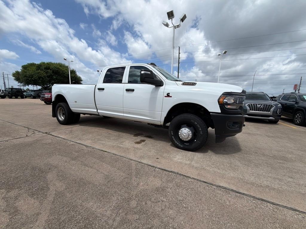 RAM 3500 Tradesman Crew Cab 4WD DRW 2023