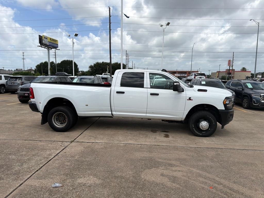 RAM 3500 Tradesman Crew Cab 4WD DRW 2023