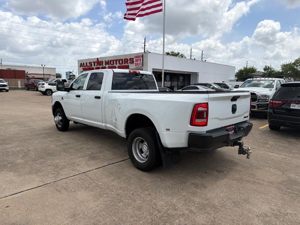 RAM 3500 Tradesman Crew Cab 4WD DRW 2023