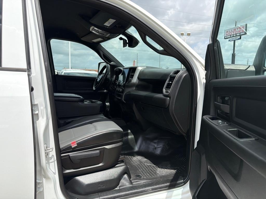 RAM 3500 Tradesman Crew Cab 4WD DRW 2023