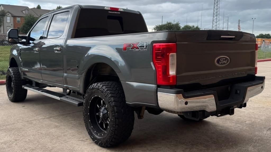 Ford Super Duty F-250 SRW King Ranch 4WD Crew Cab 8' Box 2017