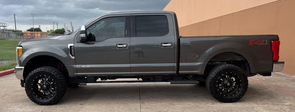 Ford Super Duty F-250 SRW King Ranch 4WD Crew Cab 8' Box 2017