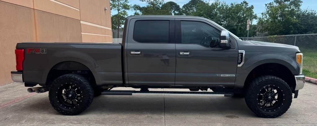 Ford Super Duty F-250 SRW King Ranch 4WD Crew Cab 8' Box 2017