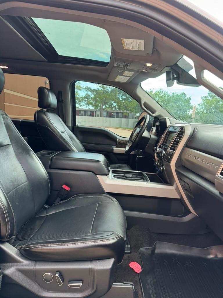 Ford Super Duty F-250 SRW King Ranch 4WD Crew Cab 8' Box 2017