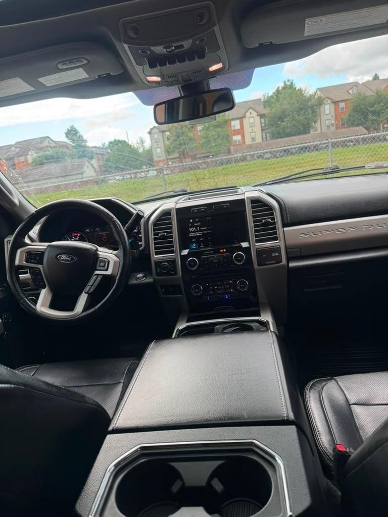 Ford Super Duty F-250 SRW King Ranch 4WD Crew Cab 8' Box 2017