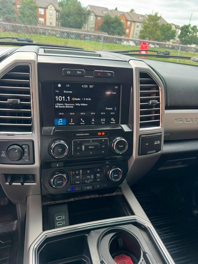 Ford Super Duty F-250 SRW King Ranch 4WD Crew Cab 8' Box 2017