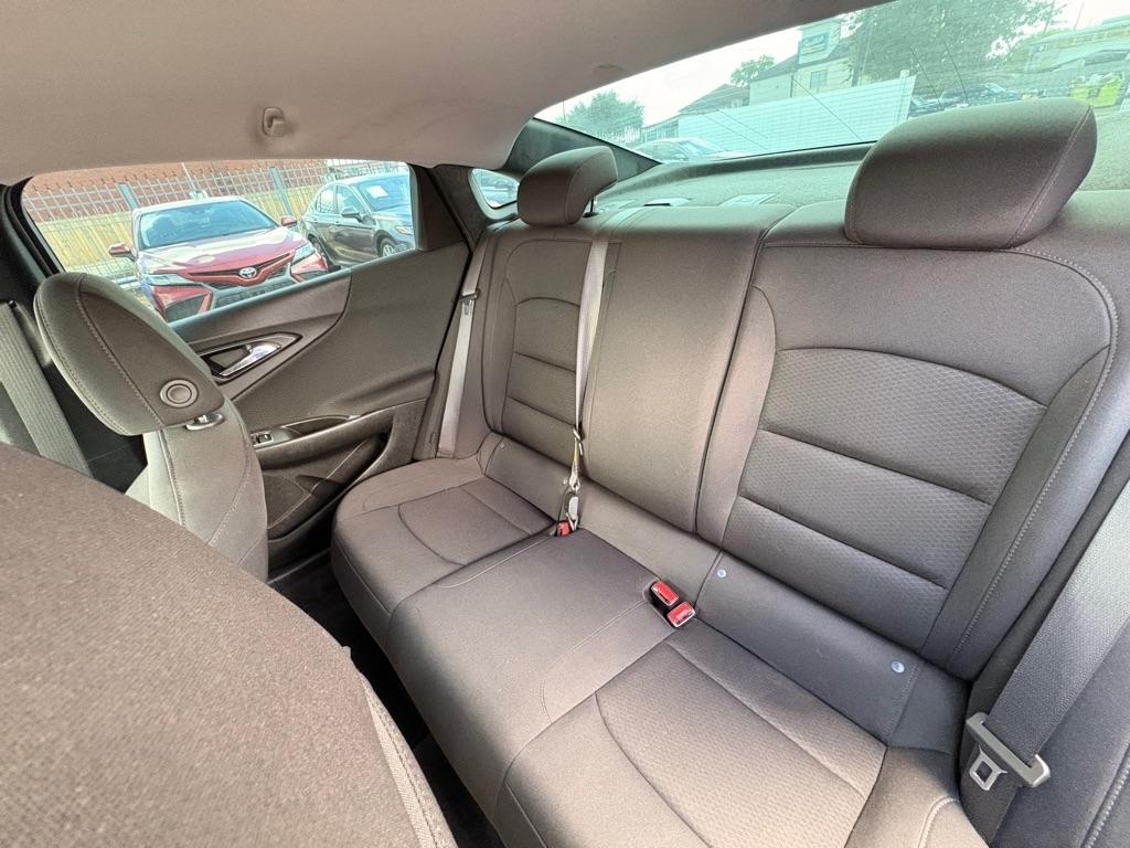 Chevrolet Malibu 4dr Sdn RS 2021