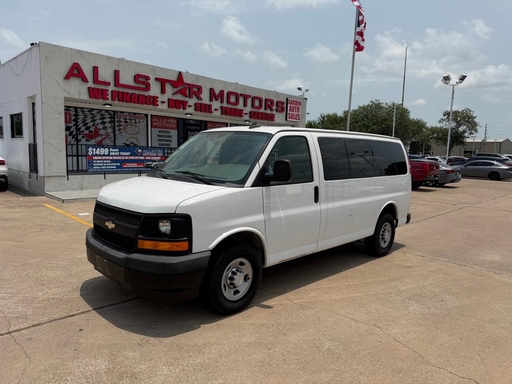 Chevrolet Express Passenger RWD 2500 135" LS 2017