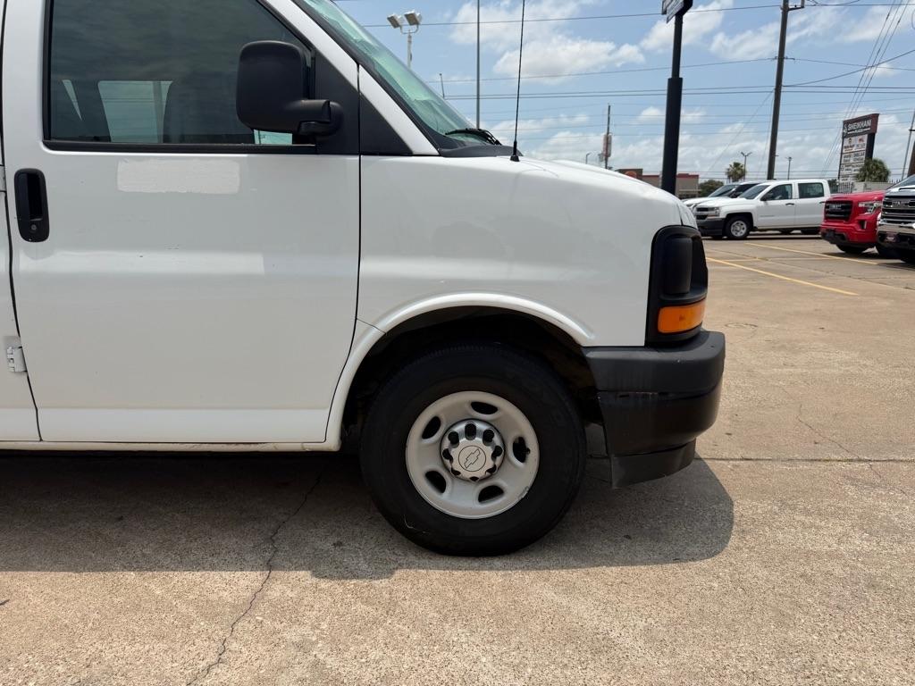 Chevrolet Express Passenger RWD 2500 135" LS 2017