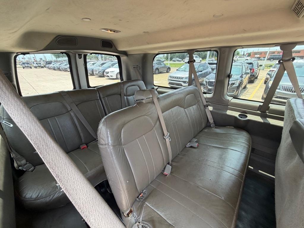 Chevrolet Express Passenger RWD 2500 135" LS 2017