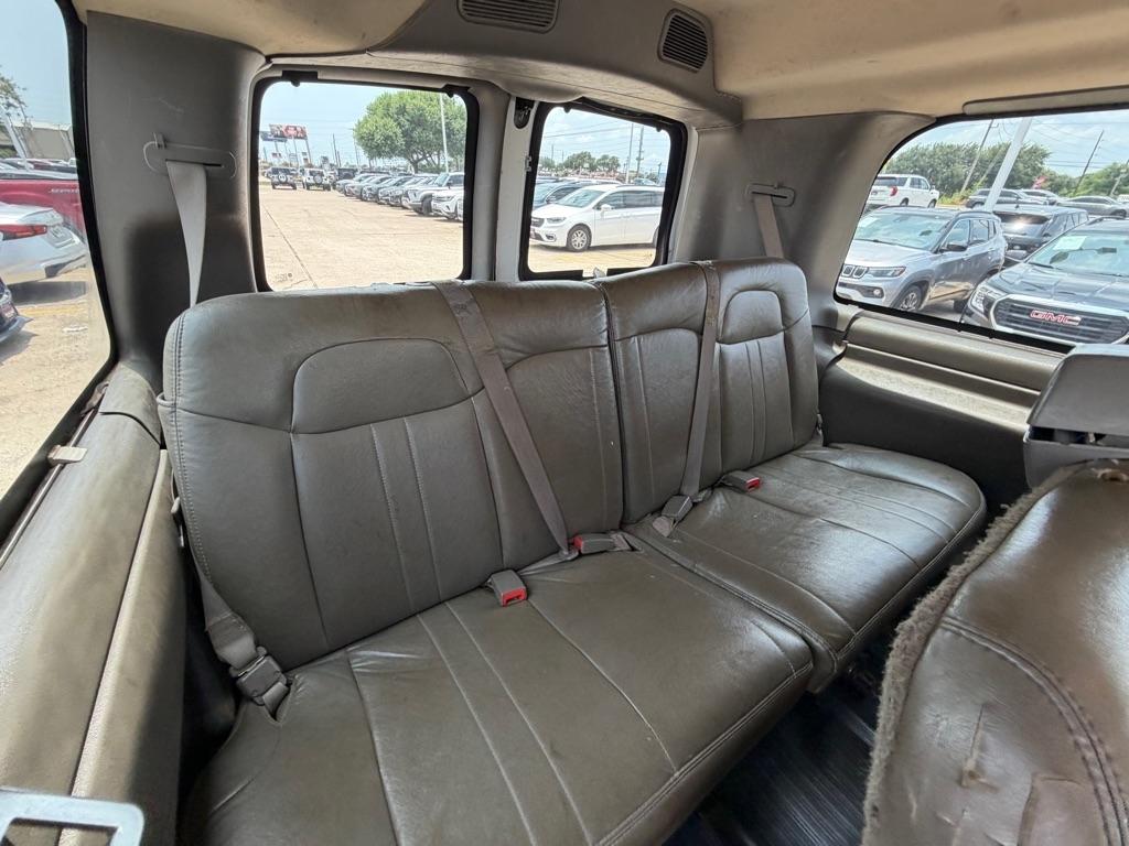 Chevrolet Express Passenger RWD 2500 135" LS 2017