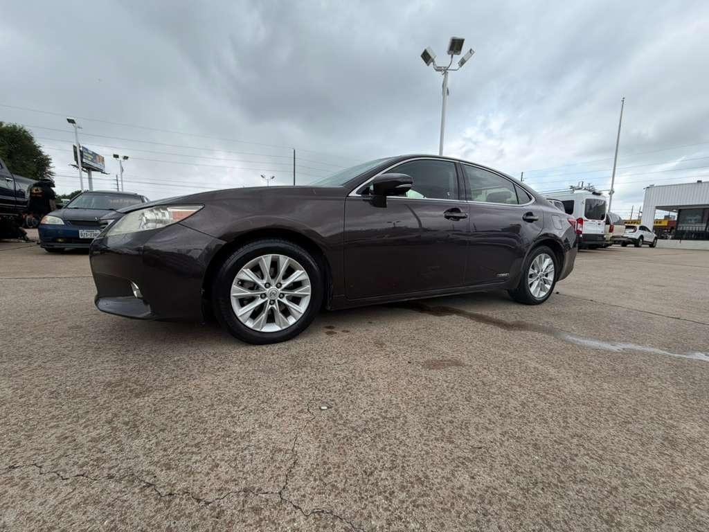 Lexus ES 300h 4dr Sdn Hybrid 2013
