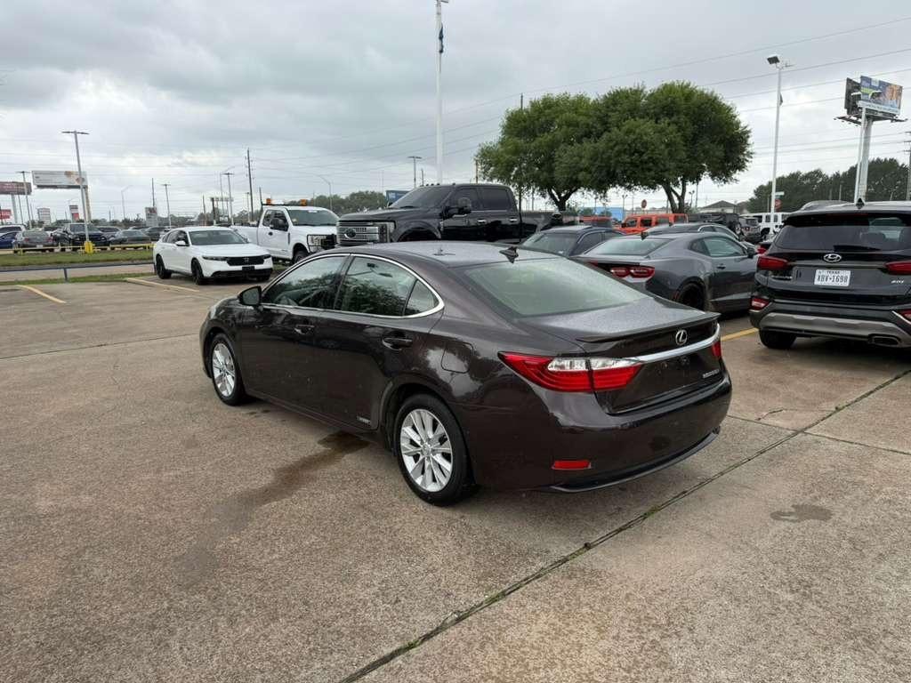 Lexus ES 300h 4dr Sdn Hybrid 2013