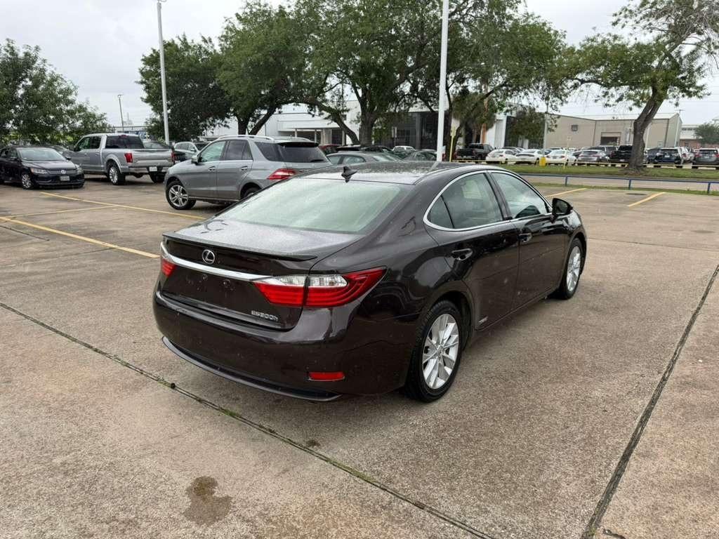 Lexus ES 300h 4dr Sdn Hybrid 2013