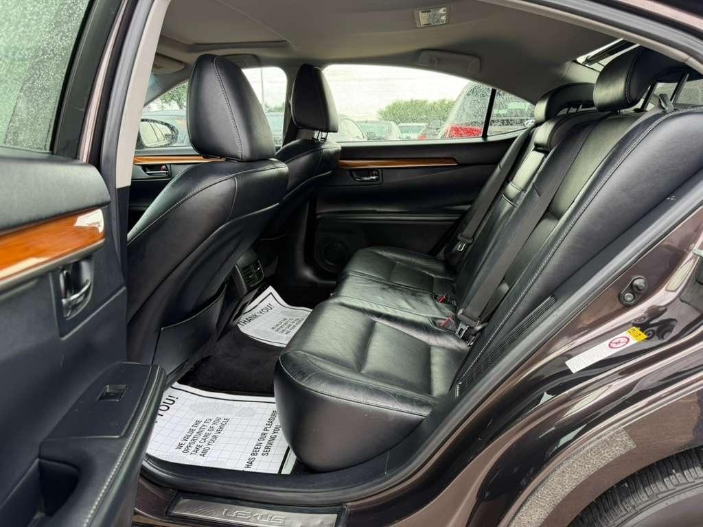 Lexus ES 300h 4dr Sdn Hybrid 2013