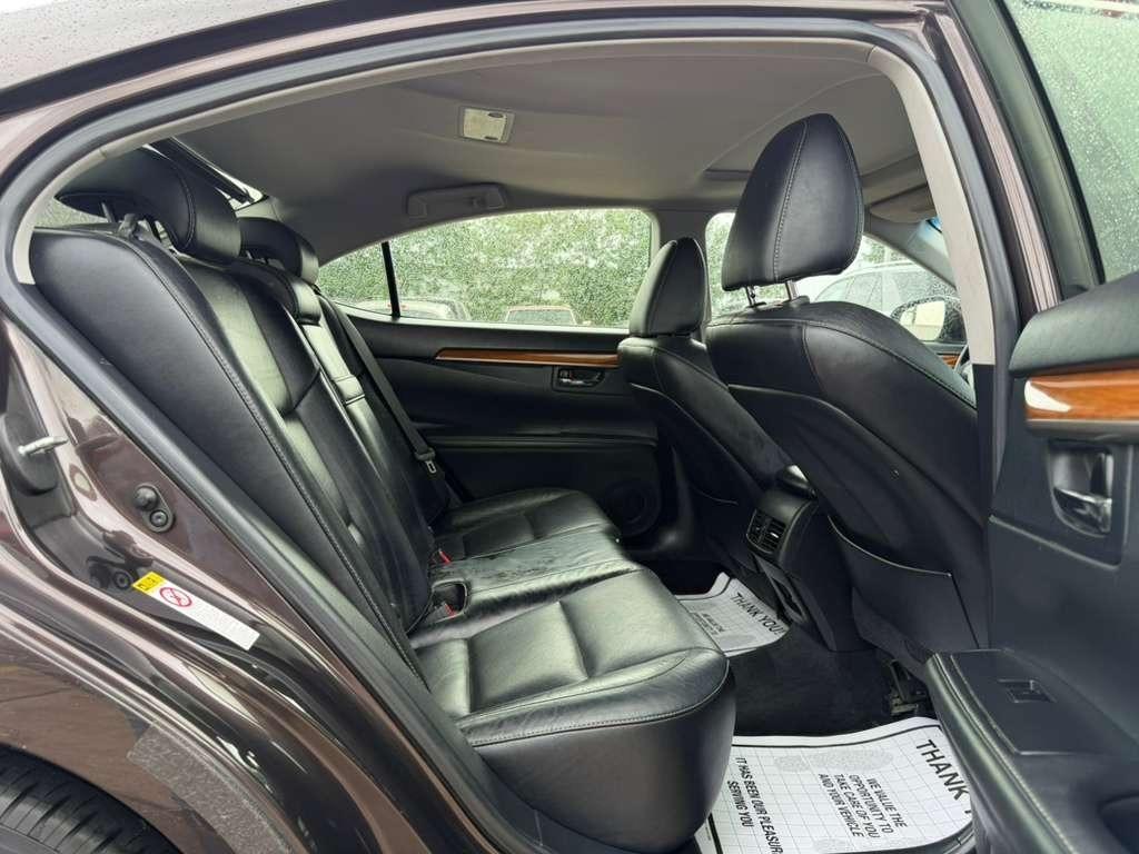 Lexus ES 300h 4dr Sdn Hybrid 2013