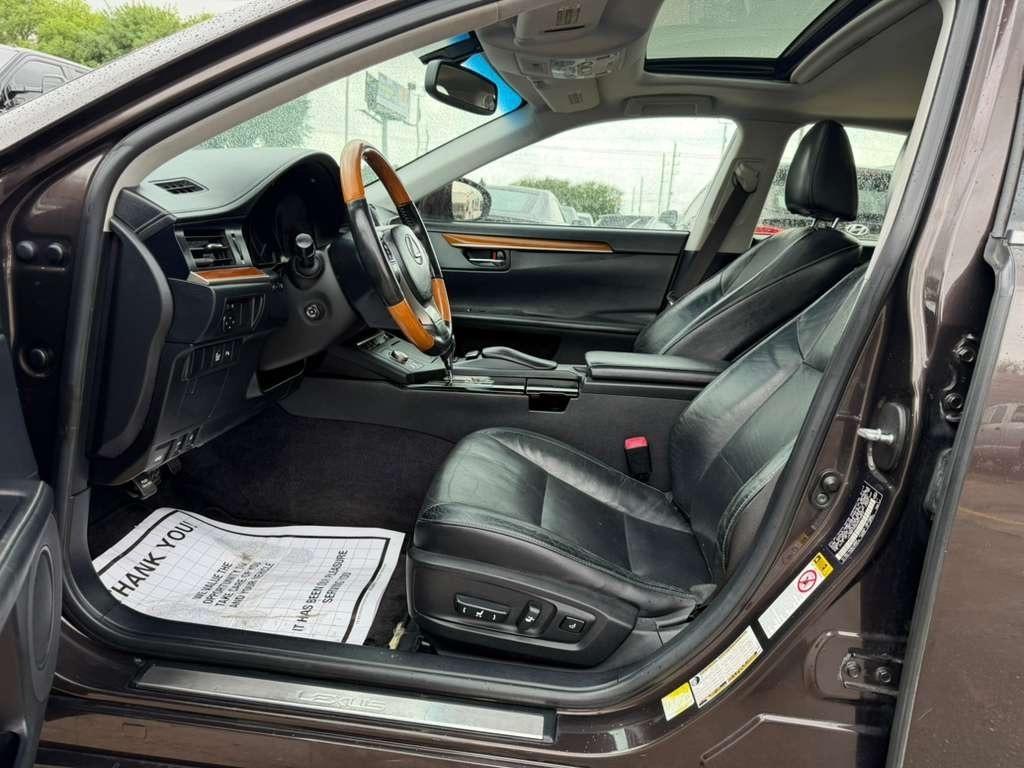 Lexus ES 300h 4dr Sdn Hybrid 2013