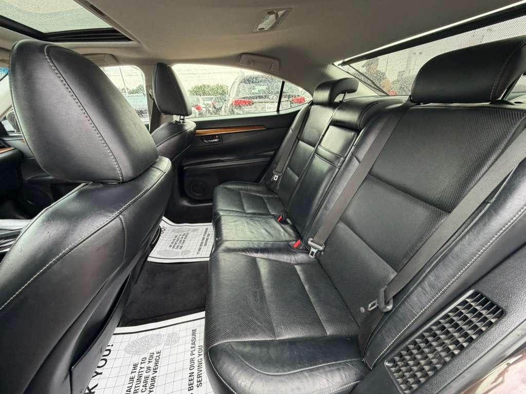 Lexus ES 300h 4dr Sdn Hybrid 2013