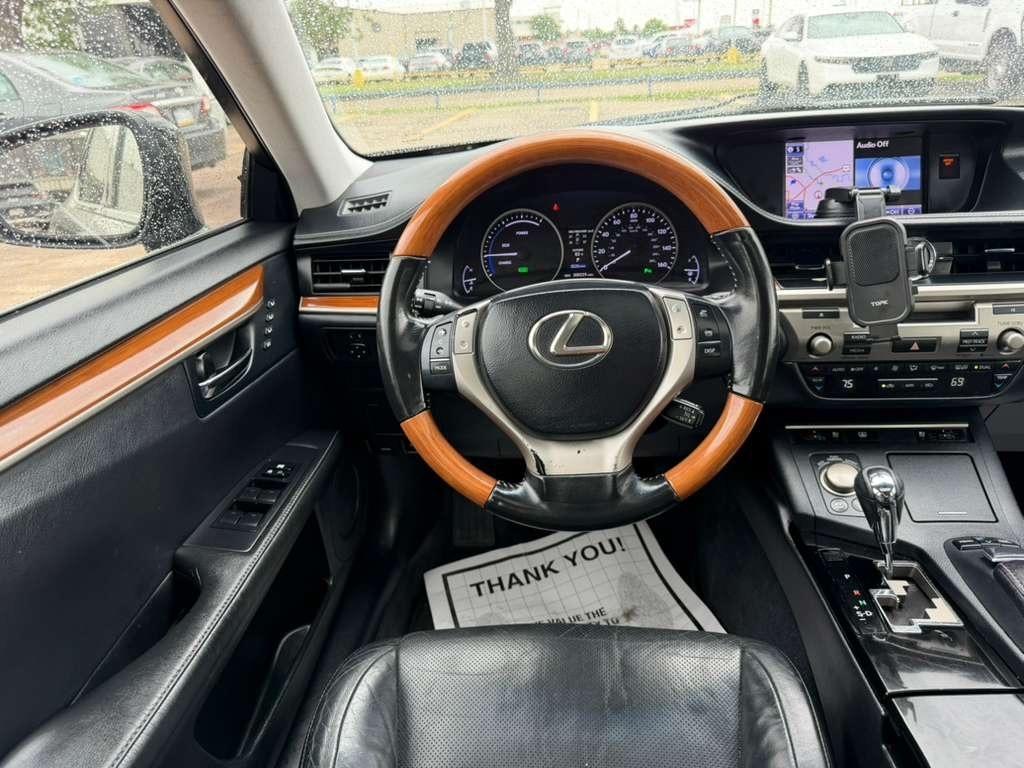 Lexus ES 300h 4dr Sdn Hybrid 2013