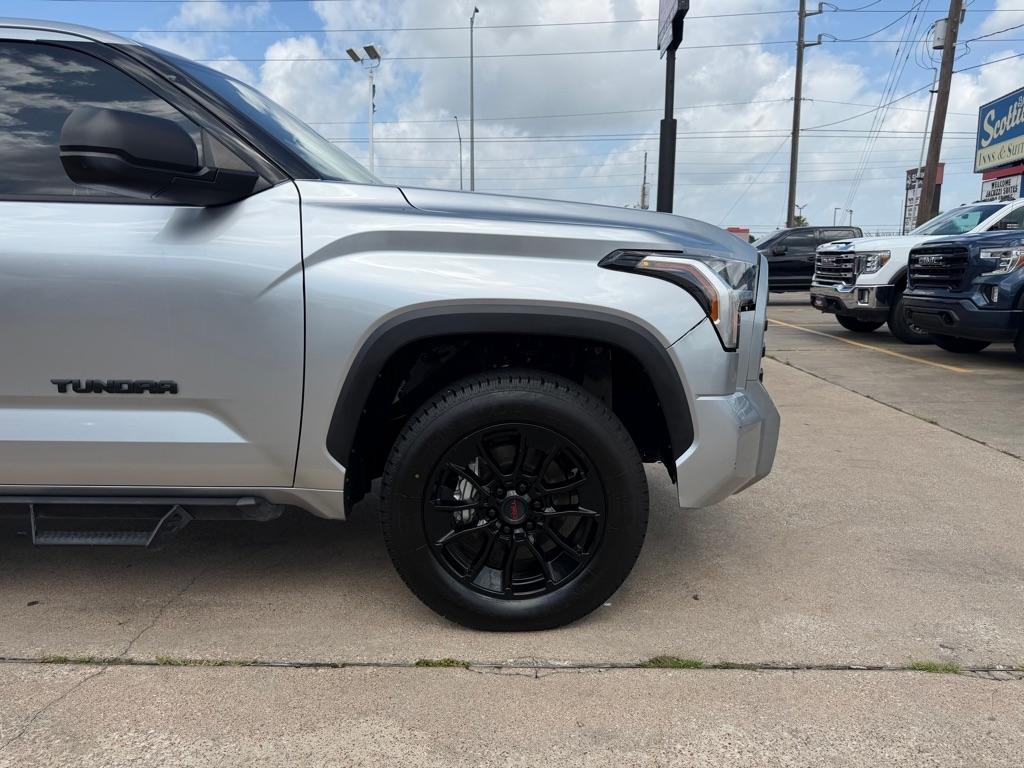 Toyota Tundra 4WD SR5 CrewMax 5.5' Bed (Natl) 2023