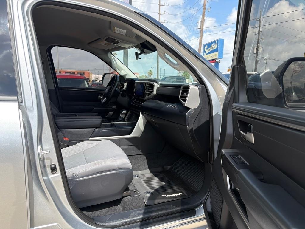 Toyota Tundra 4WD SR5 CrewMax 5.5' Bed (Natl) 2023
