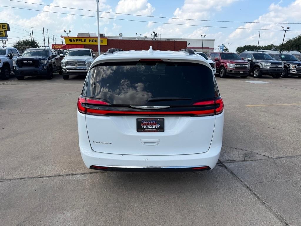 Chrysler Pacifica Touring FWD 2022