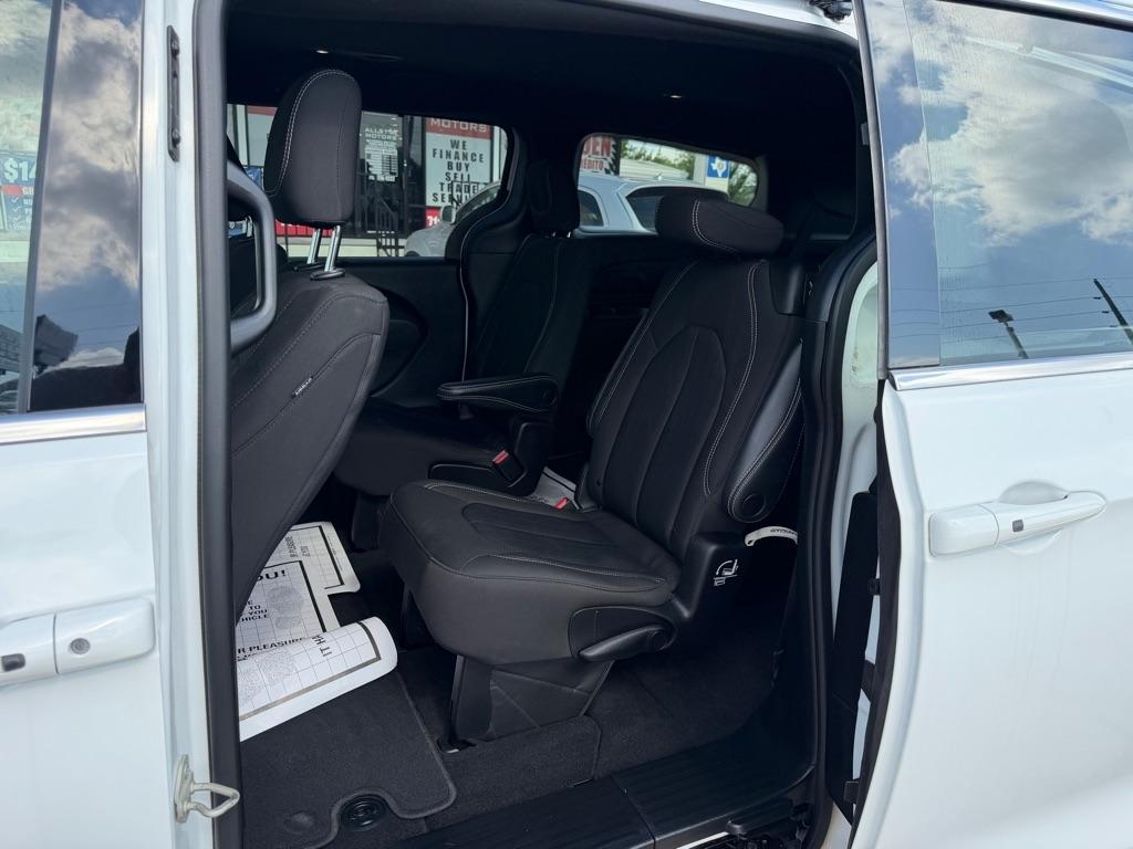 Chrysler Pacifica Touring FWD 2022