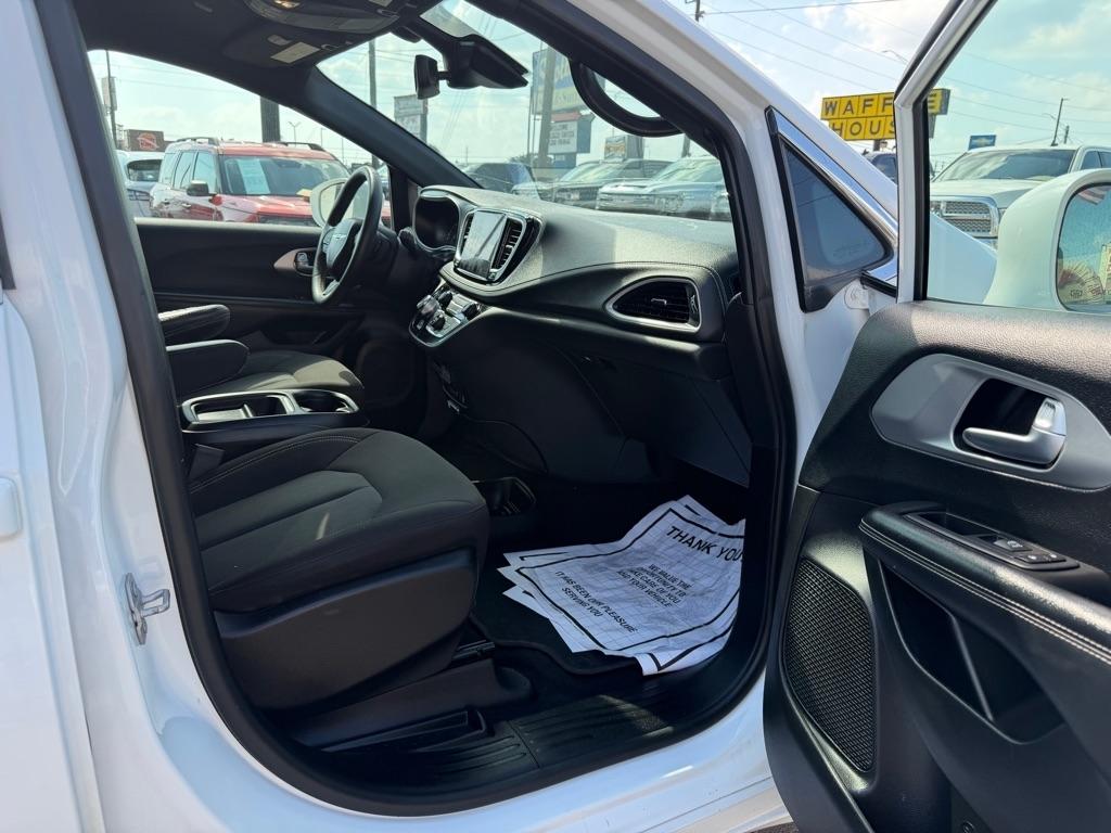 Chrysler Pacifica Touring FWD 2022