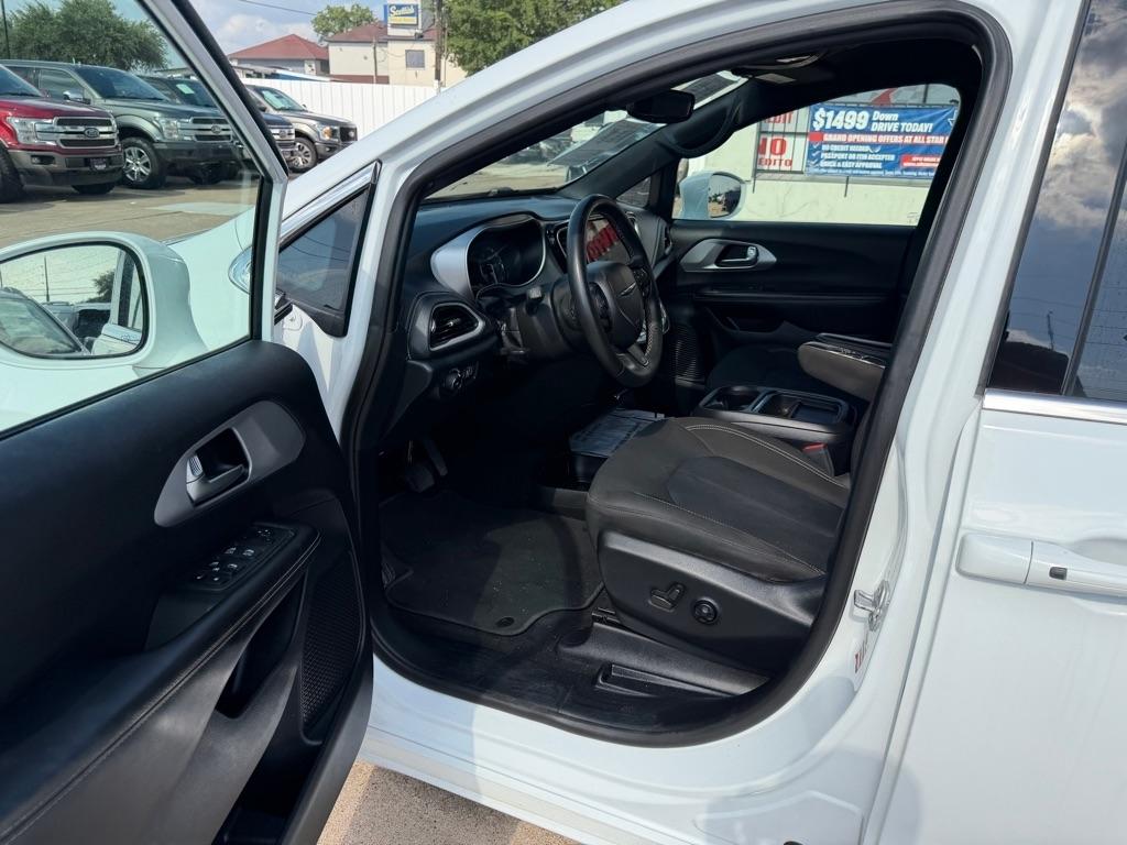 Chrysler Pacifica Touring FWD 2022
