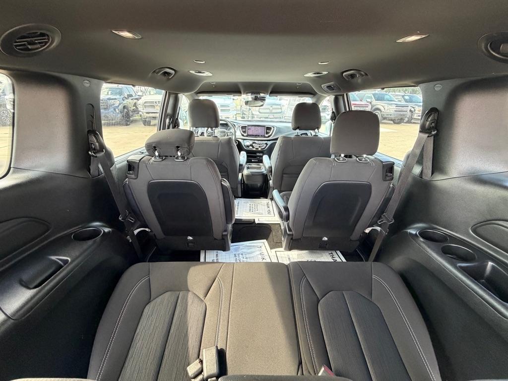 Chrysler Pacifica Touring FWD 2022