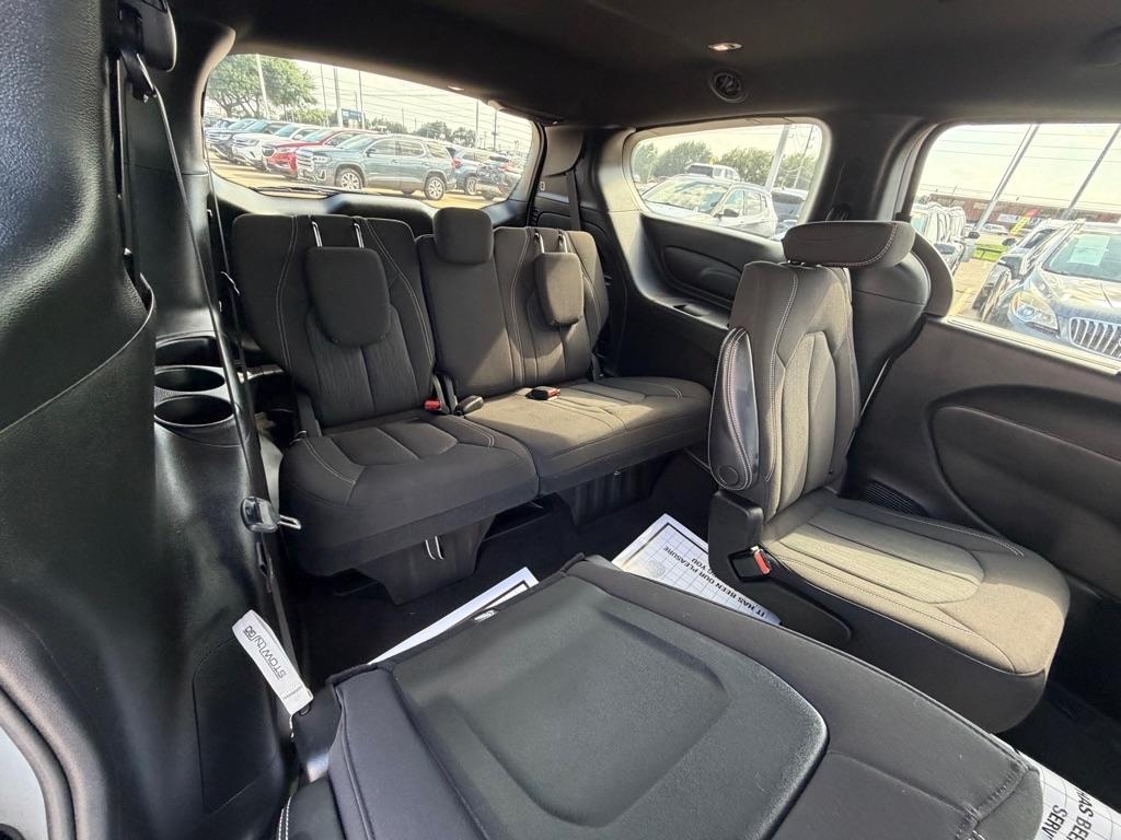 Chrysler Pacifica Touring FWD 2022
