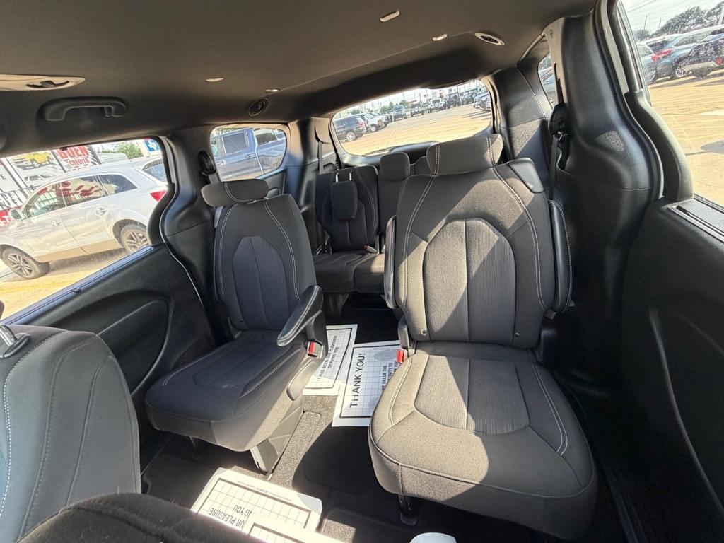 Chrysler Pacifica Touring FWD 2022