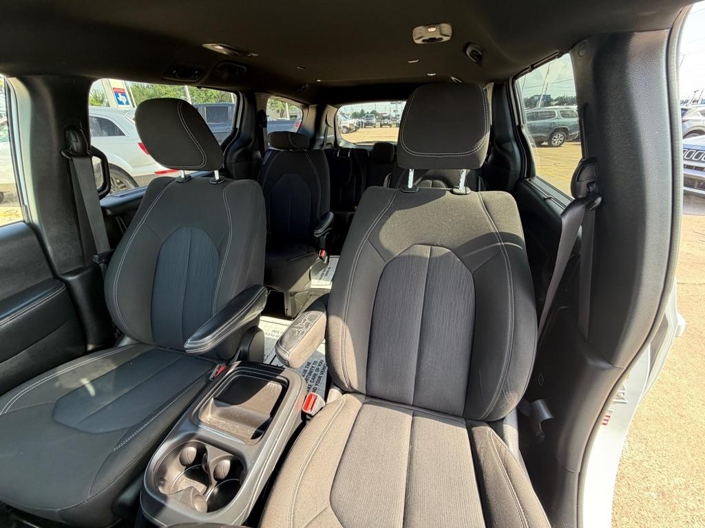 Chrysler Pacifica Touring FWD 2022
