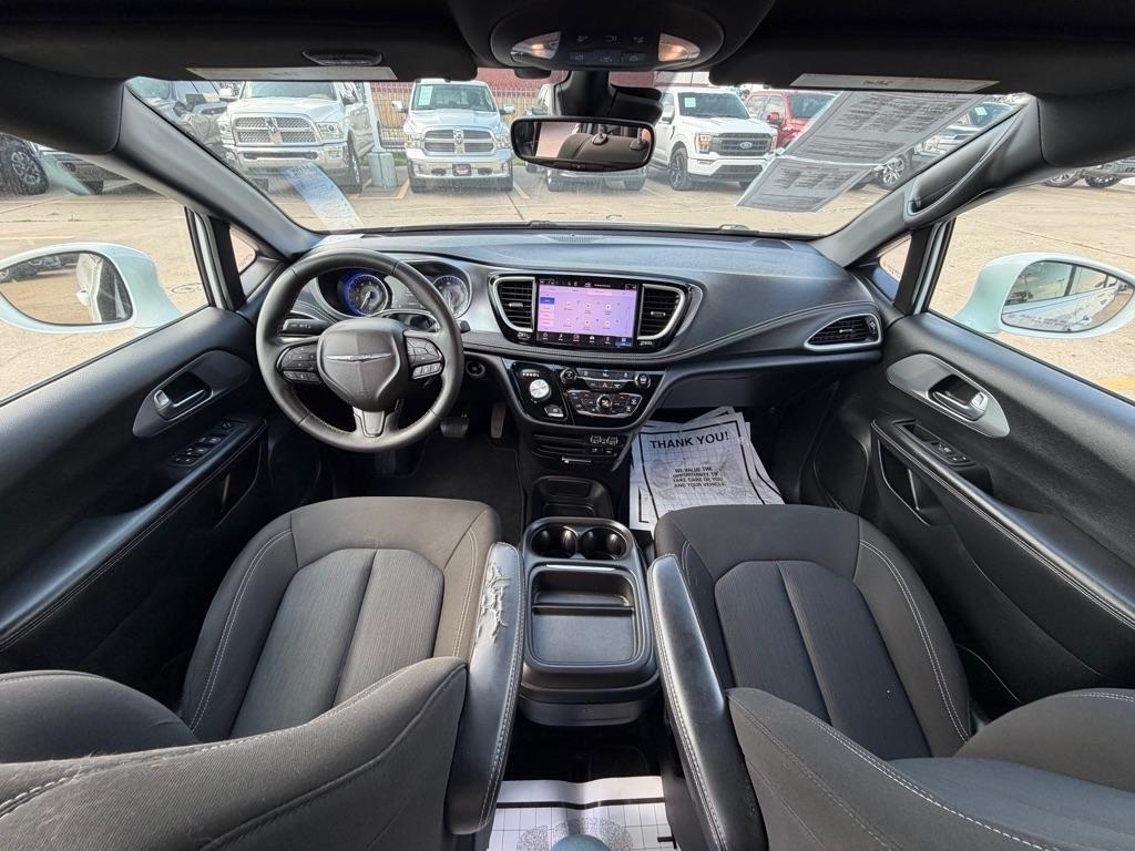 Chrysler Pacifica Touring FWD 2022