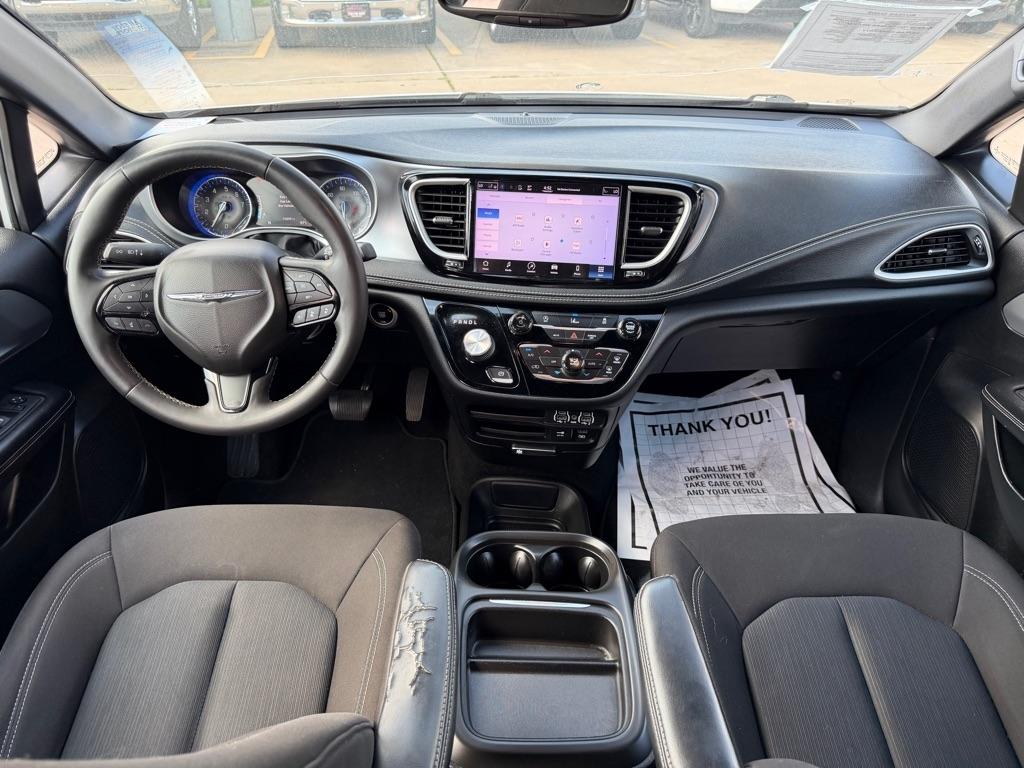 Chrysler Pacifica Touring FWD 2022