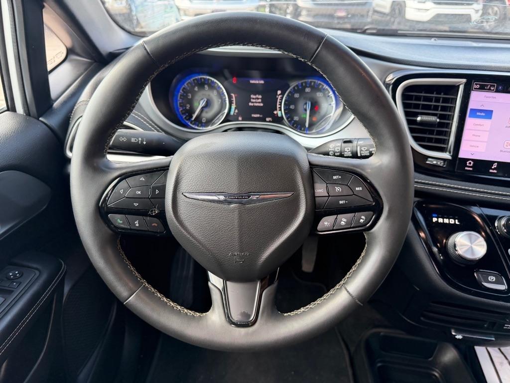 Chrysler Pacifica Touring FWD 2022